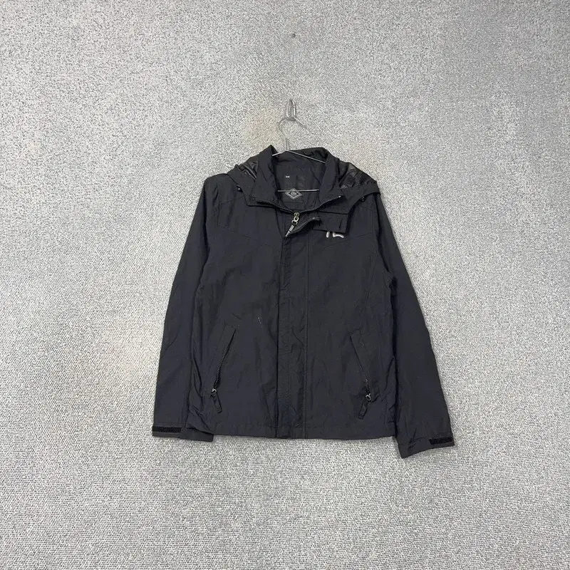 Ebisu Logo Black Casual Windbreaker M