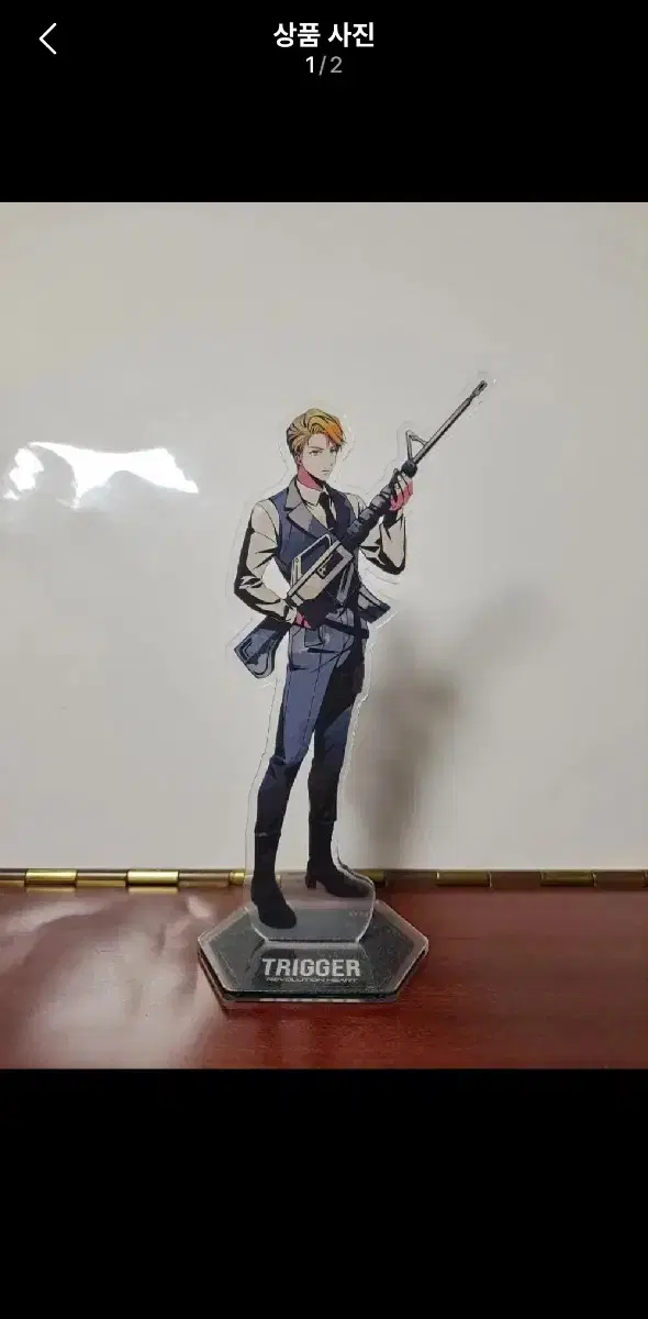 Lee Revolution Onnim acrylic Stands