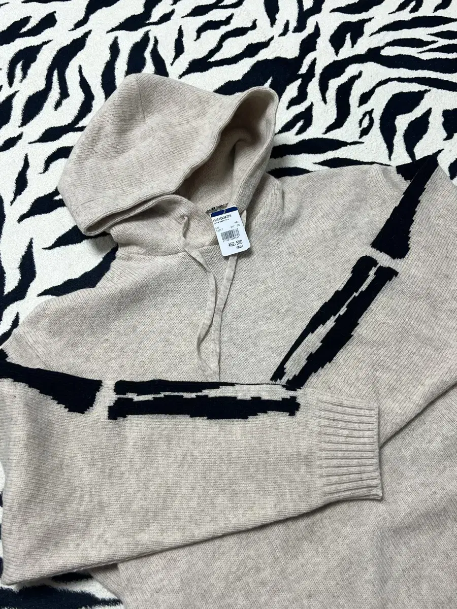 [3] Capital Bone Knit Hooded Sweater Keena