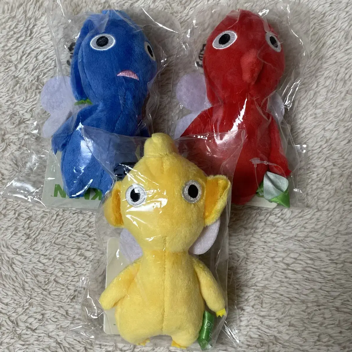 pikmin keyring doll nui blue red yellow