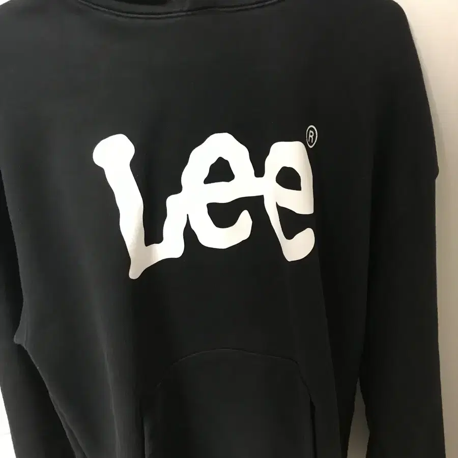 Lee 후드티