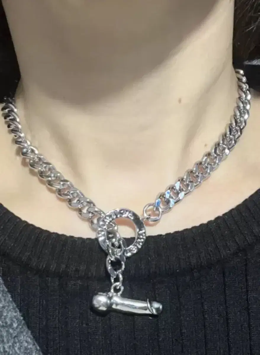 Vivienne Westwood Penis Choker 목걸이