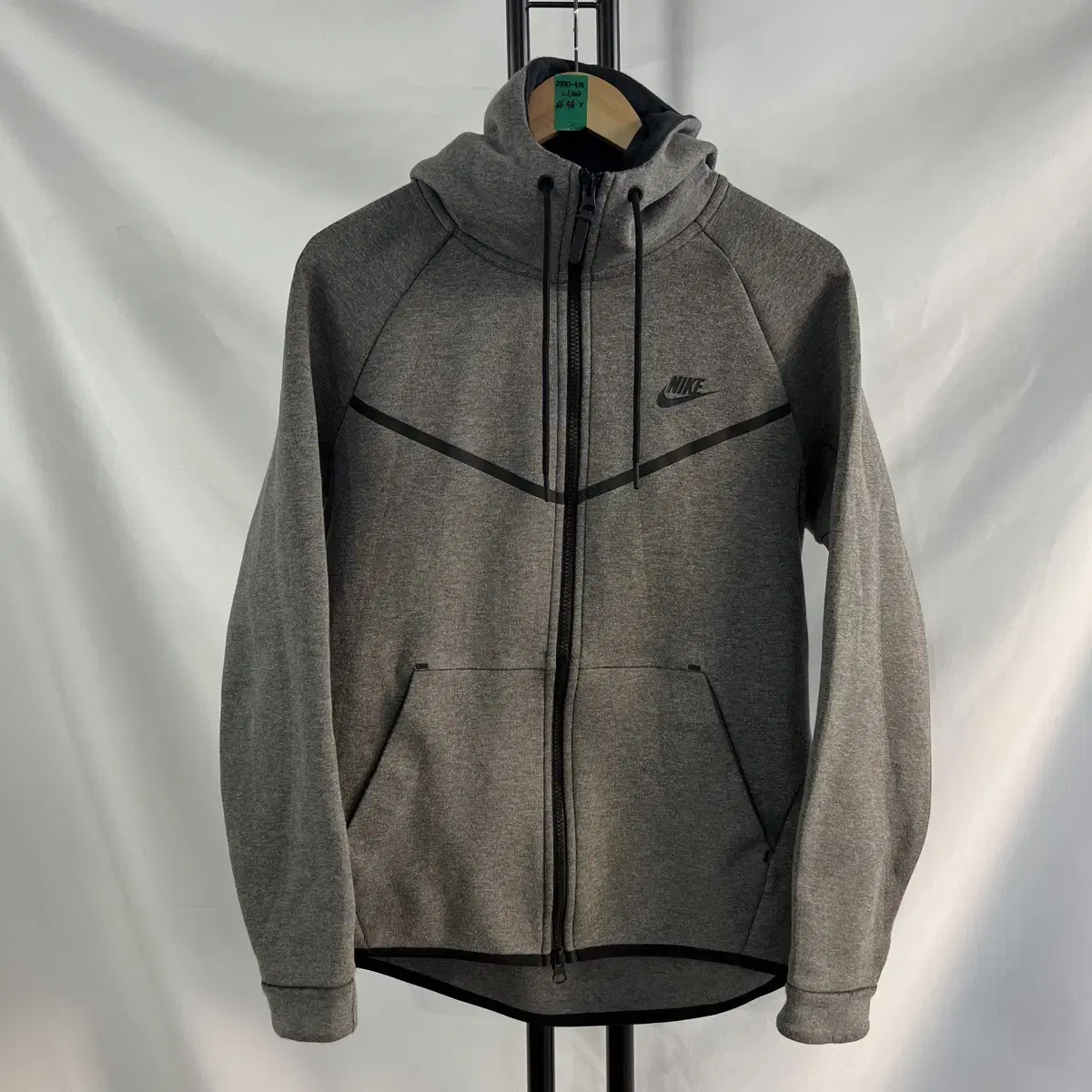 [authentic/l] nike techpack windrunner hoodie zip up