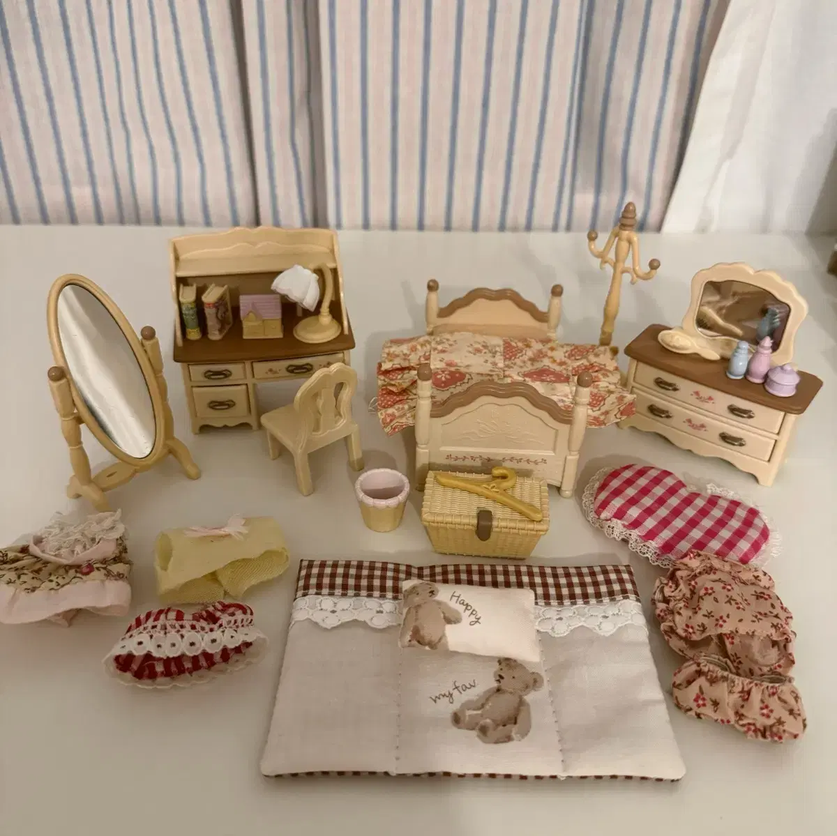 Sylvanian Old Children's Room Japanese EditionGirl's Room