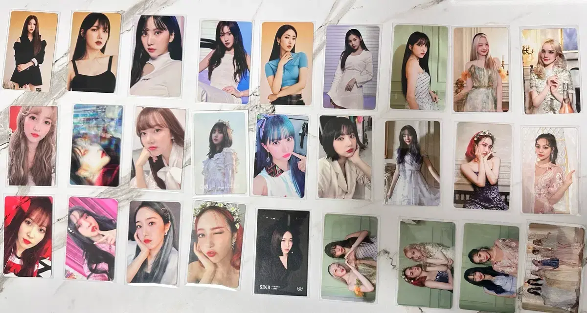 Gfriend photocard sells 27 copies bulk 