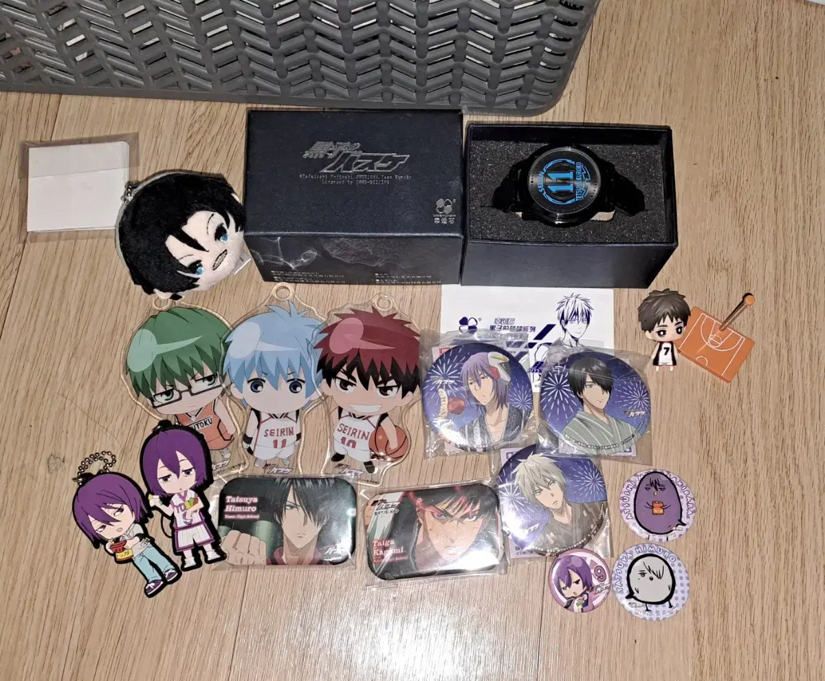 Kuroko's basketball goods are for sale takaomidorimurasakibarahimurokagamiKuroko