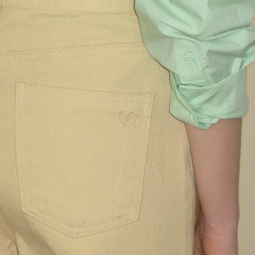 썸웨어버터 Heart b logo color pants - butter(