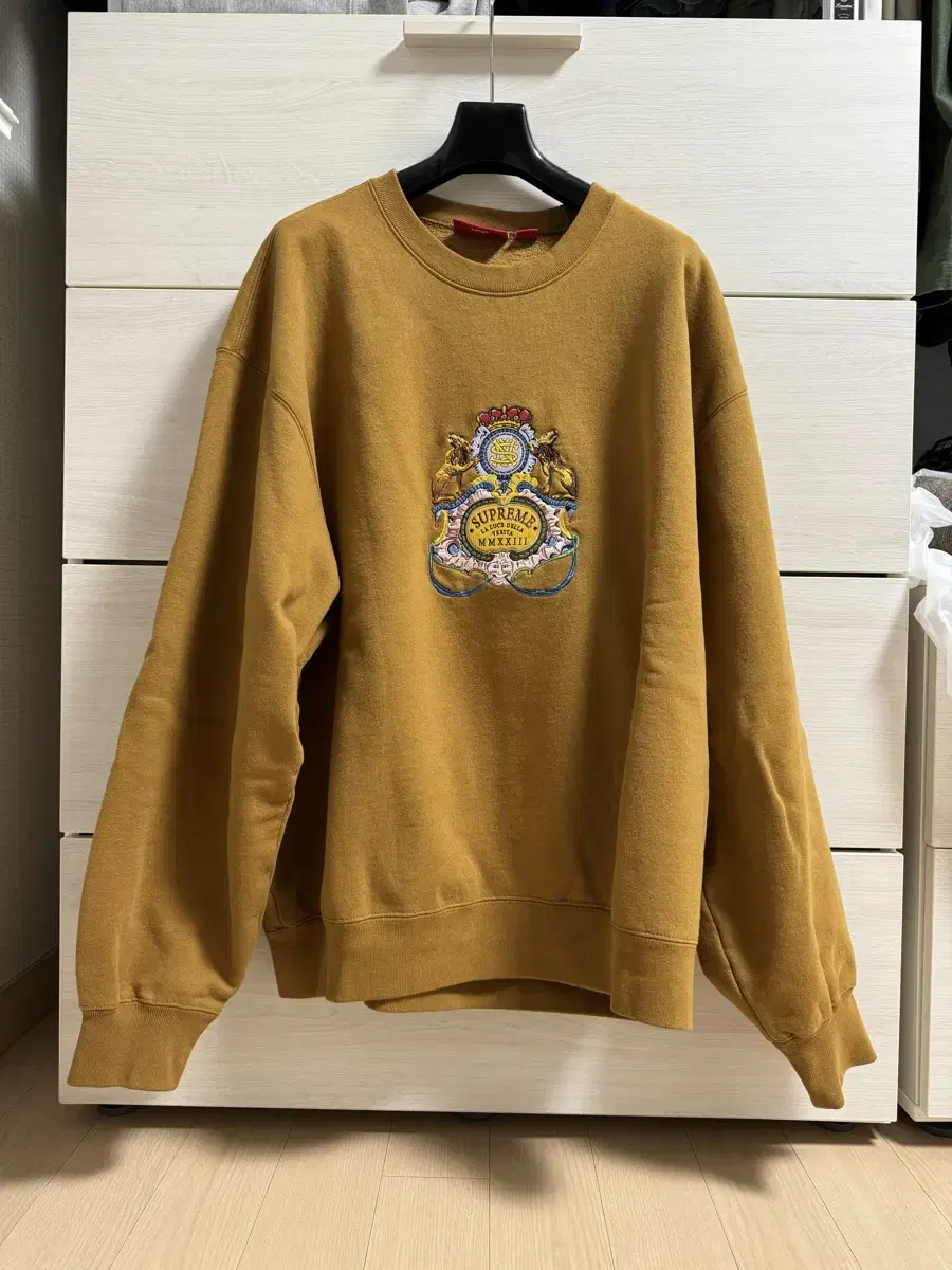 Supreme Crest Crewneck Sweatshirt Man to Man Dark Mustard