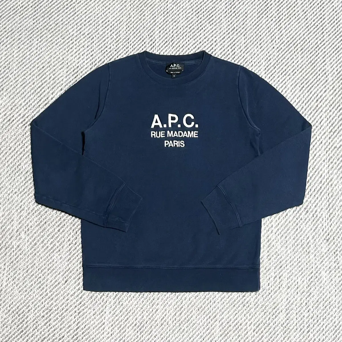 [ XS ] Apc 아페쎄 슬림핏 라운드 맨투맨