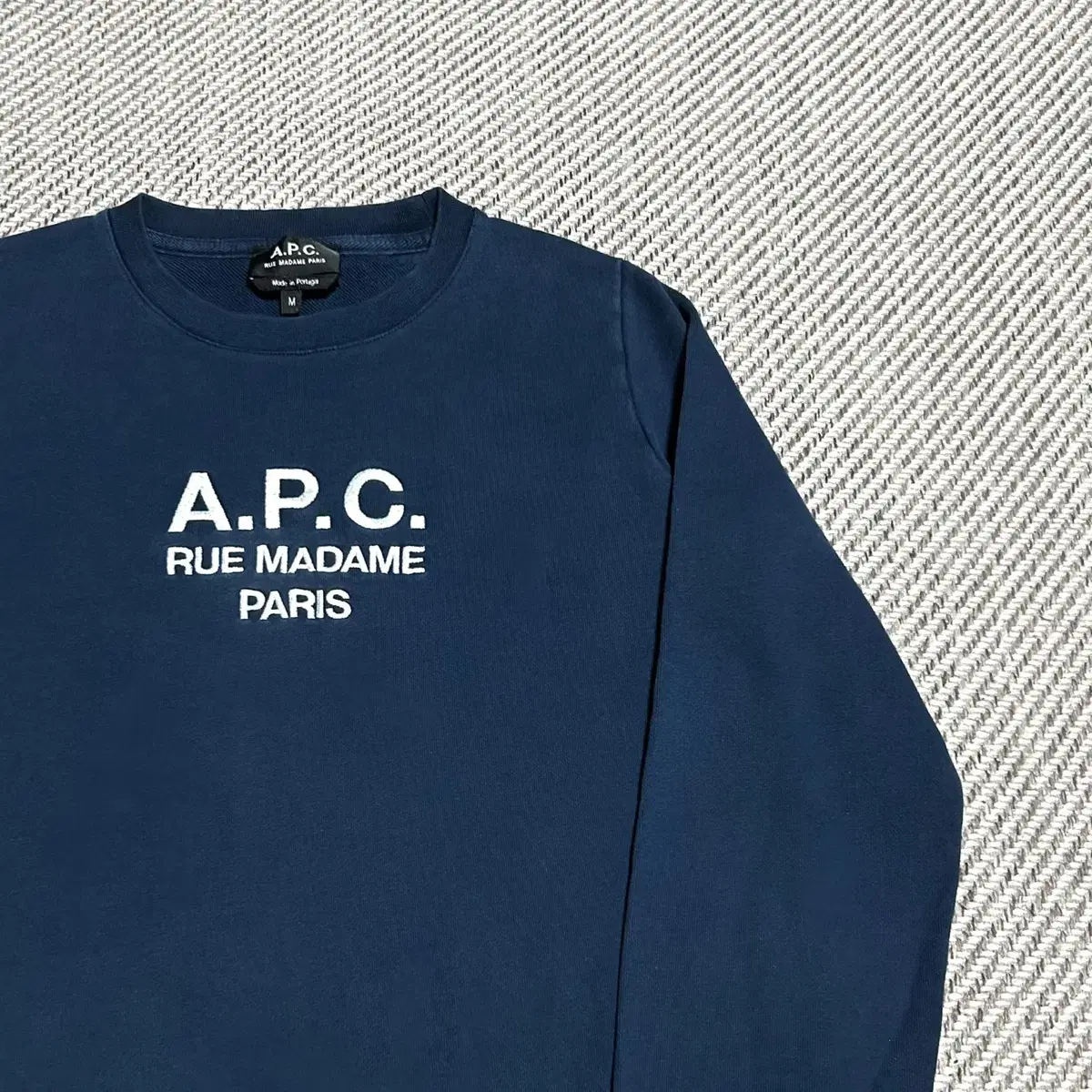 [ XS ] Apc 아페쎄 슬림핏 라운드 맨투맨