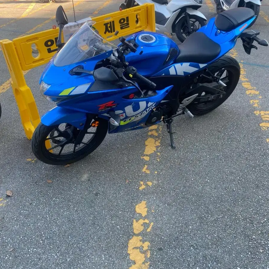 스즈키 gsxr125 21년식 풀서류 엔진 짱짱