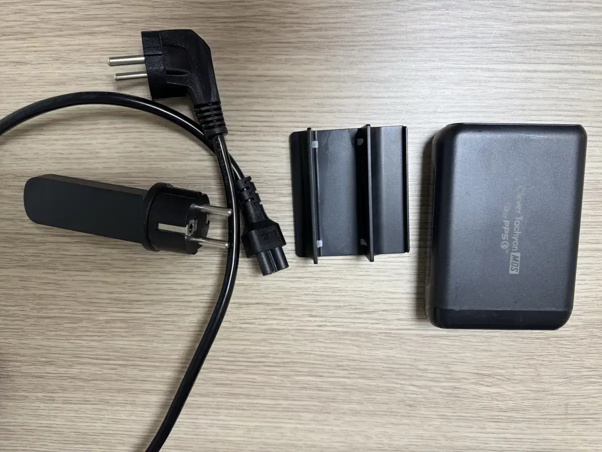 클레버 타키온 USB PD PPS 퀵차지3.0 접지형 156W 고속멀티충