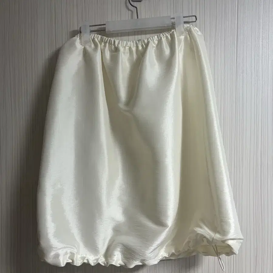 Ncssry silky ballon skirt 네세서리 스커트