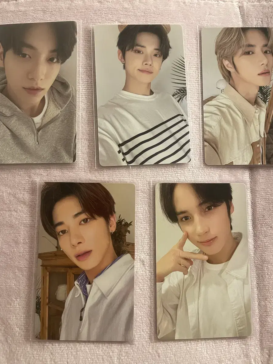 Seasons Greetings 2023 txt home version bulk photocard sells