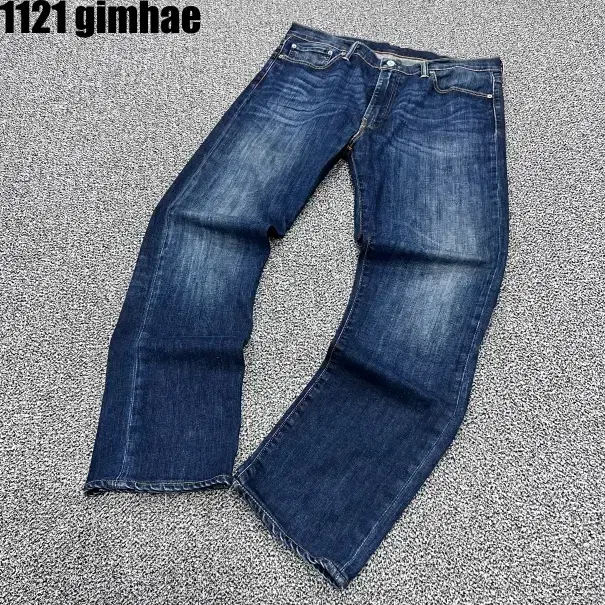 36 Levi's 513 Jeans