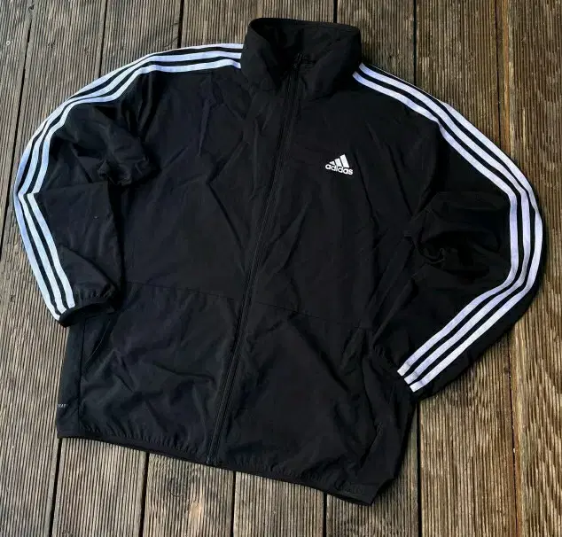 adidas Triangle Logo Tricot Sideline Windbreaker 100