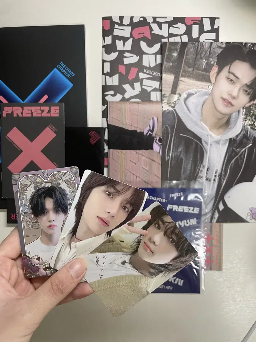 (Includes photocard and all components) txt album