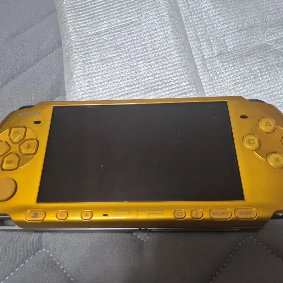 PSP-3000번대 브라이트옐로우색상