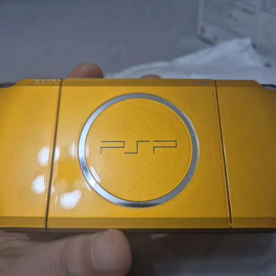 PSP-3000번대 브라이트옐로우색상