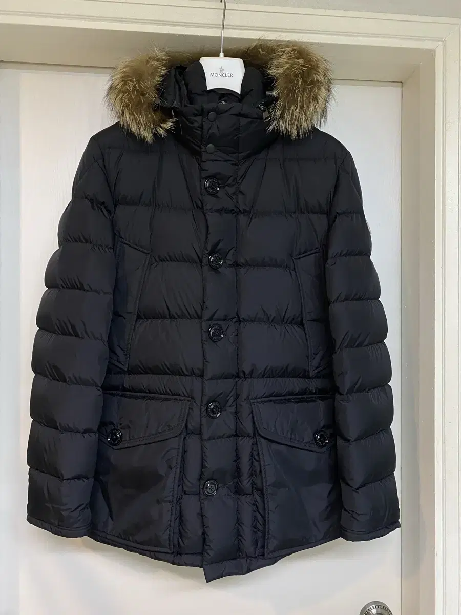 [3] 21 / 22 Moncler Cluny Cluny Padded Black