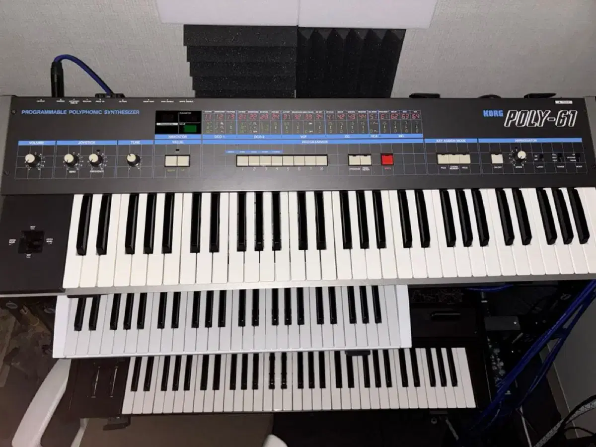 Korg poly 61 빈티지 신디사이저