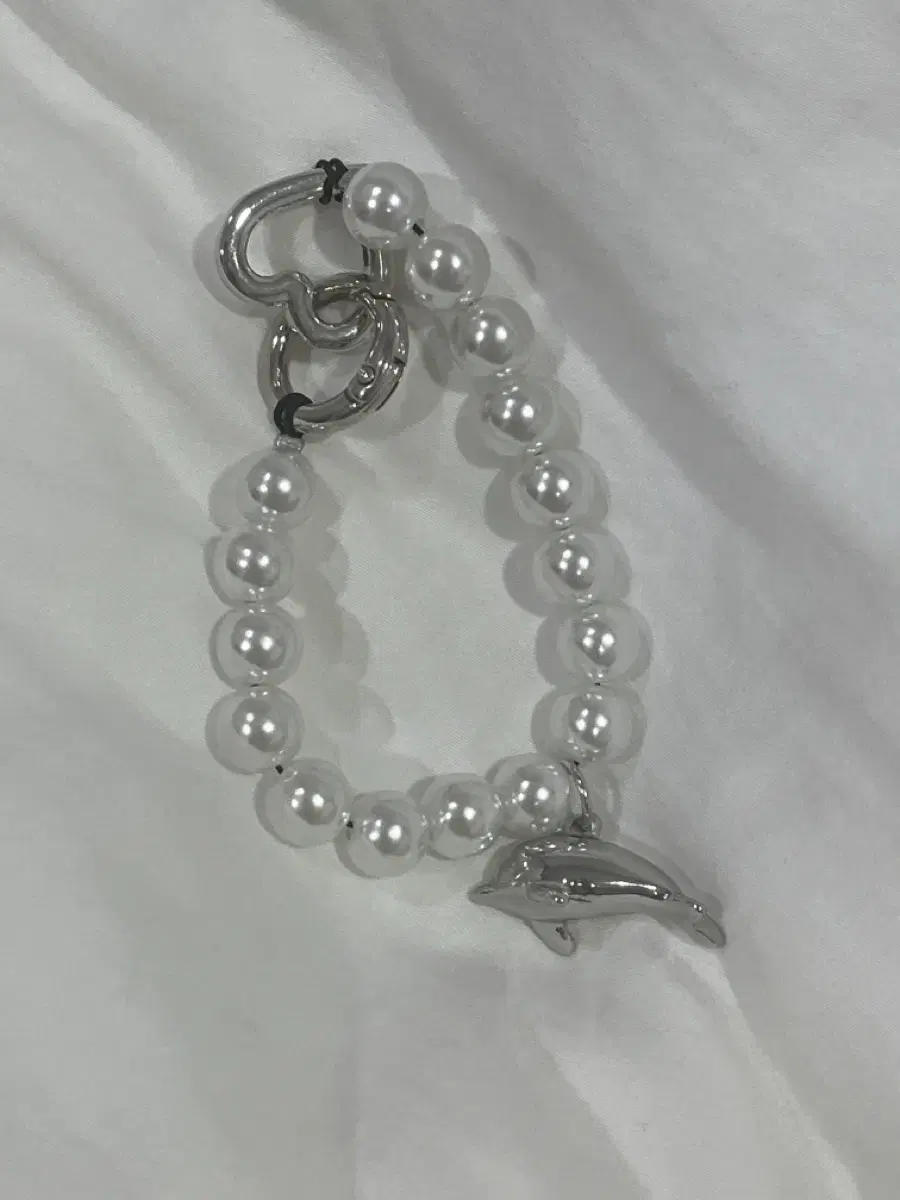 New Jeans Get Up Dolphin Beads keyring White