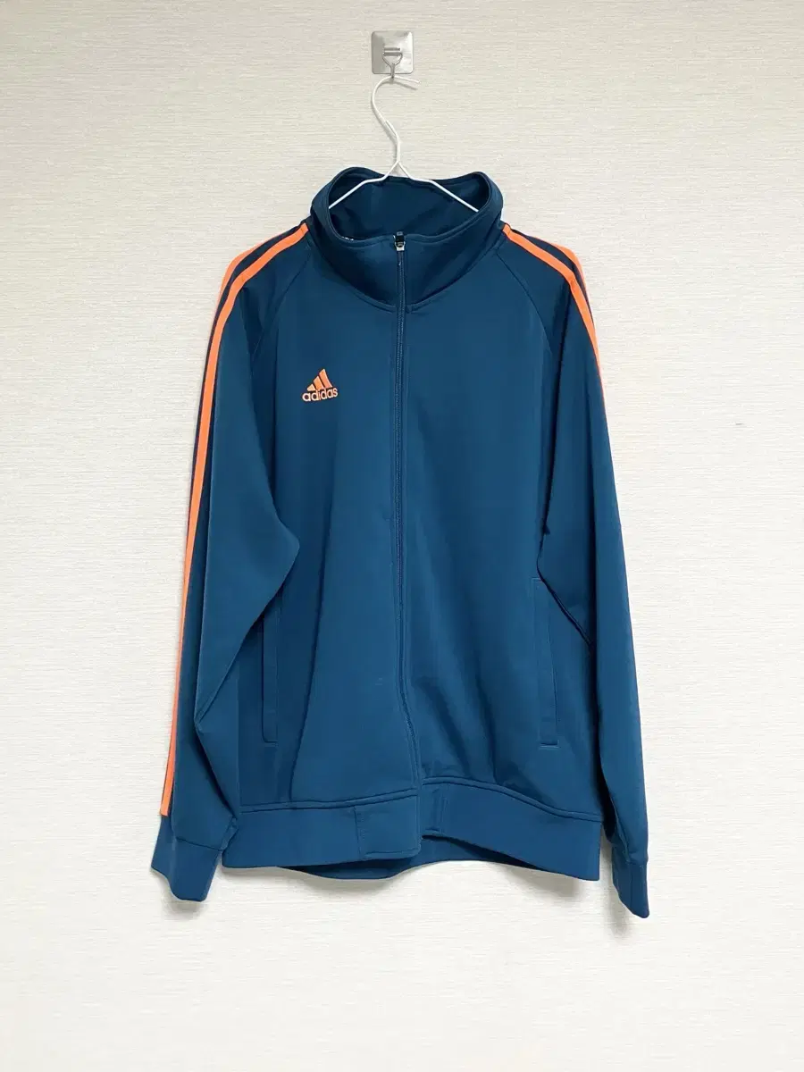 (110) adidas Firebird Jersey Vintage Watooke