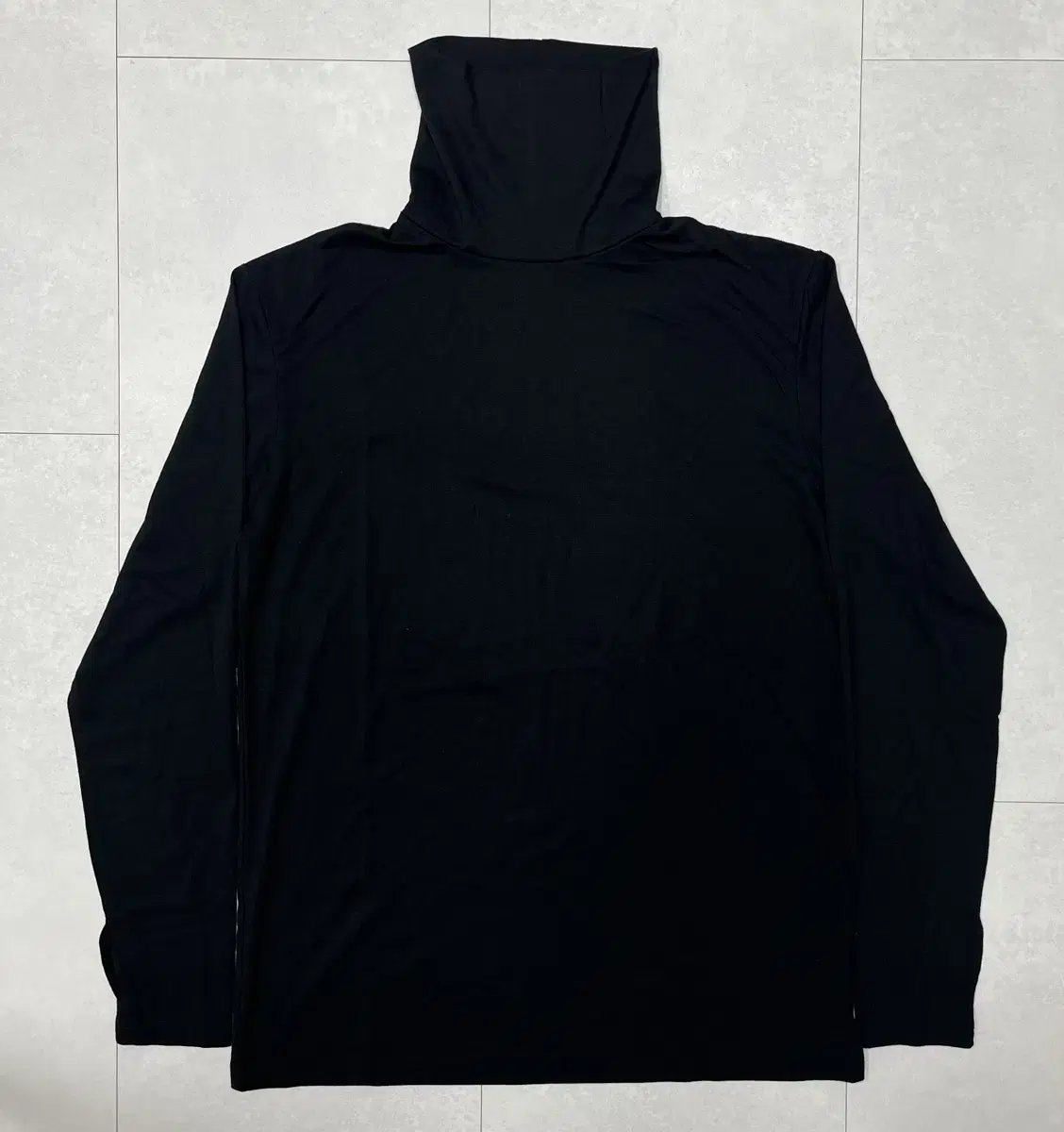 [2]Polyester turtleneck, black