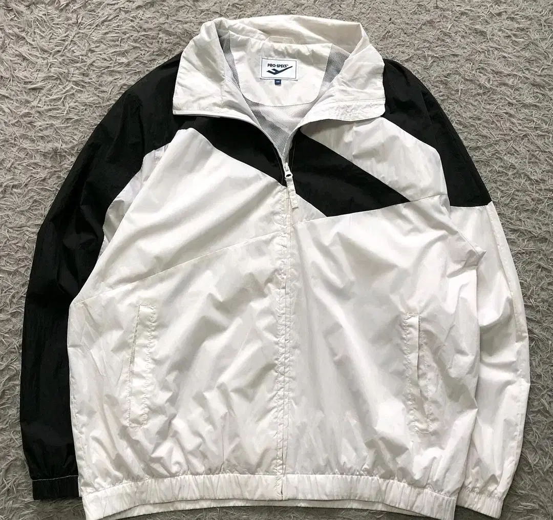 Prospex White Old School Windbreaker XL 105