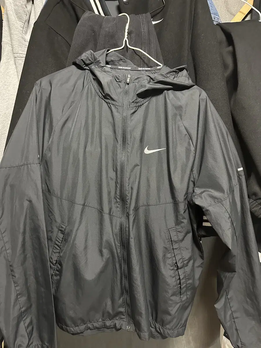 Nike Repel Windbreaker