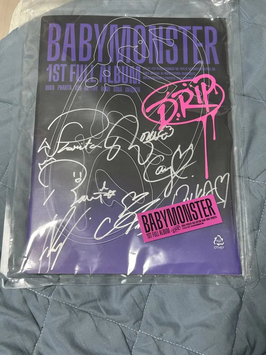 BabyMonster sign album (not for sale)