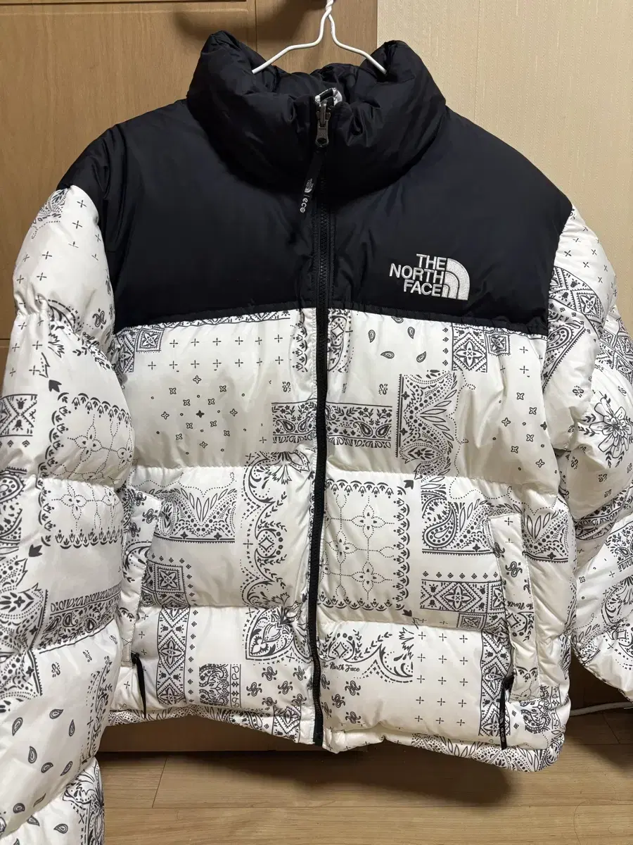 The North Face 1996 Novelty Knopsie Off-White