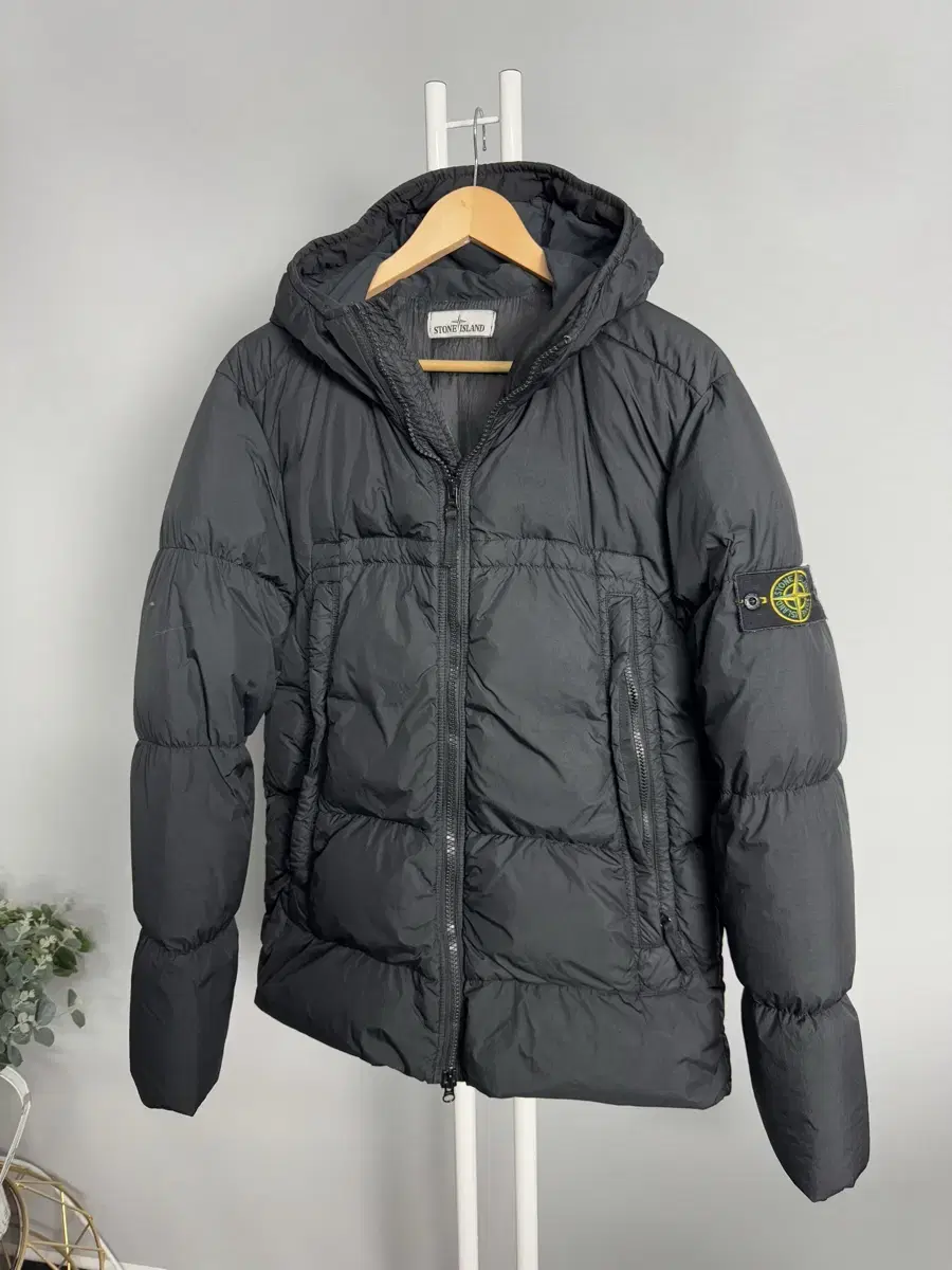 19FW Stone Island Crinkleclap Hoodie Padding M