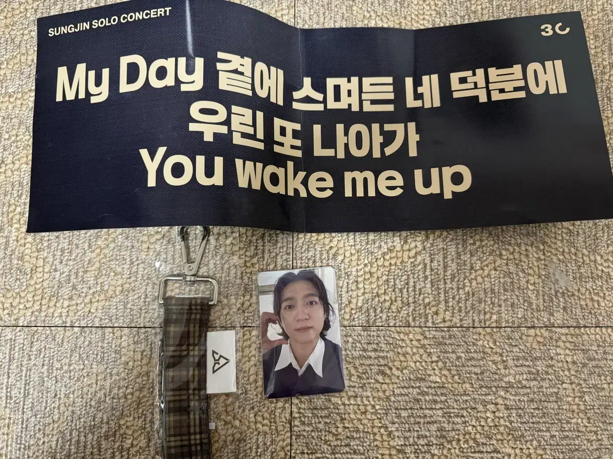 Sungjin Makcon entrance photocard keyring slogan