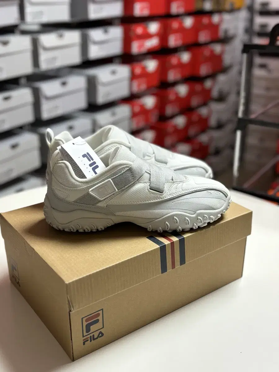 240 휠라 FILA 에샤페 패션 스니커즈 화이트 1XM02346G071