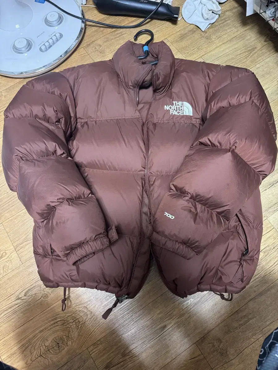 The North Face Knopsie Dark Oak Overseas Edition L