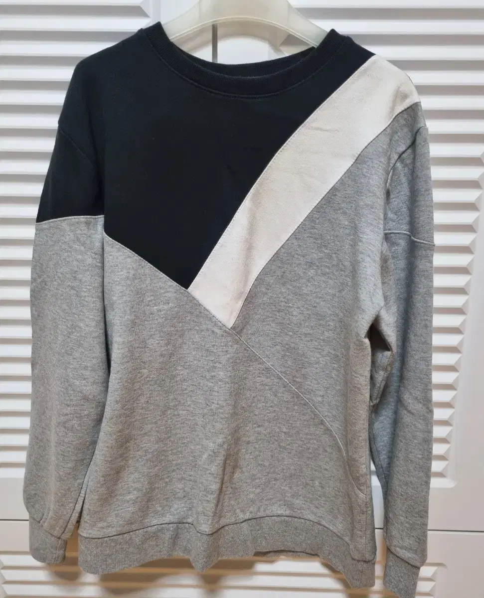 Men's Long Sleeve Knit (Size M)