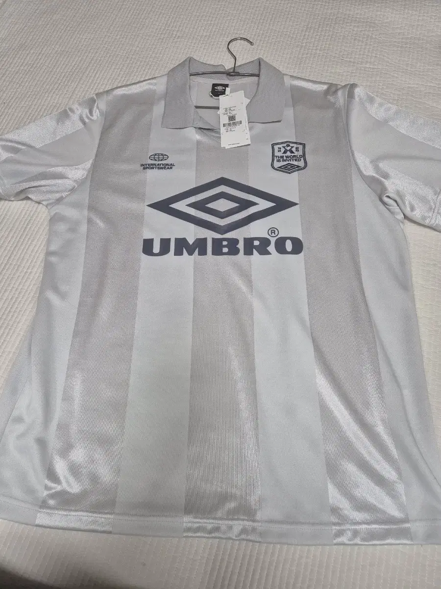 Umbro Uniform Silver 100 (L) New