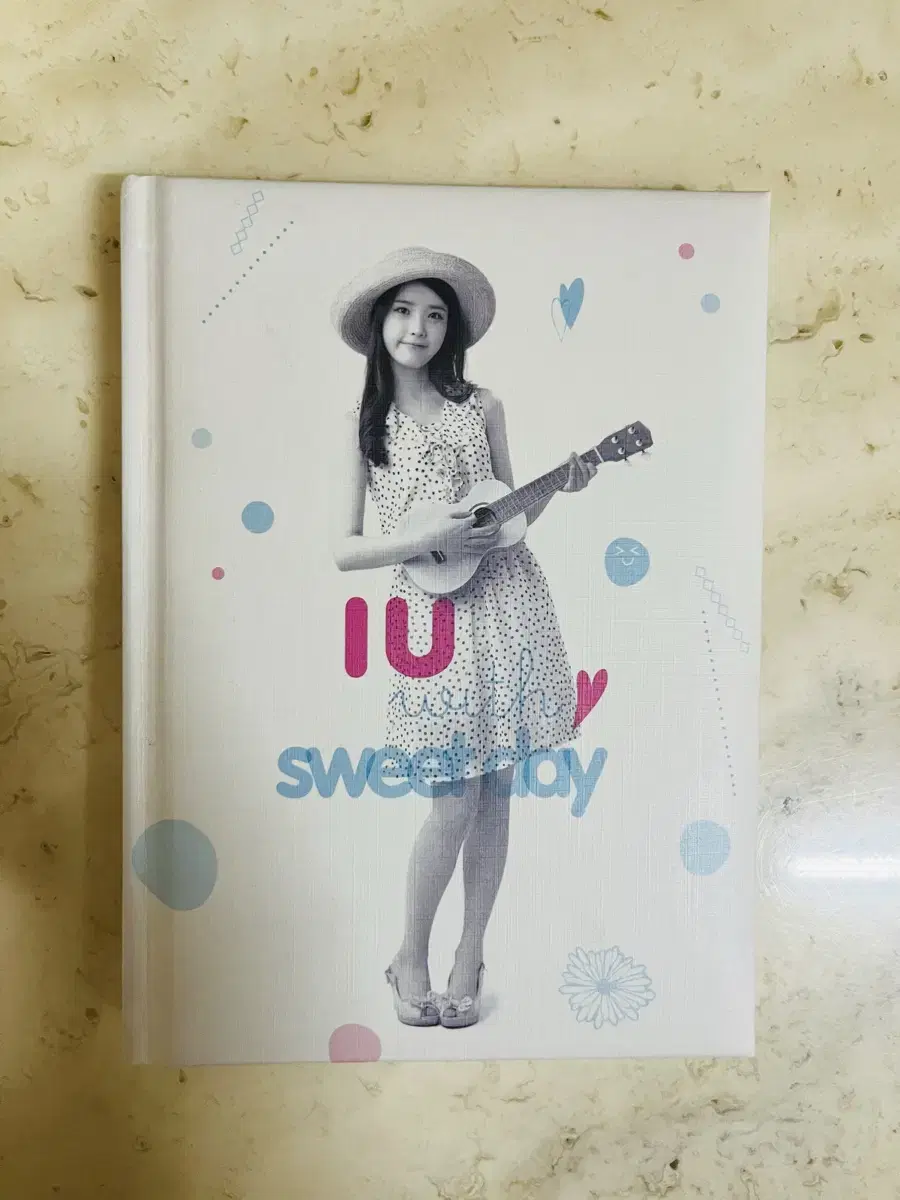 IU Diary sells