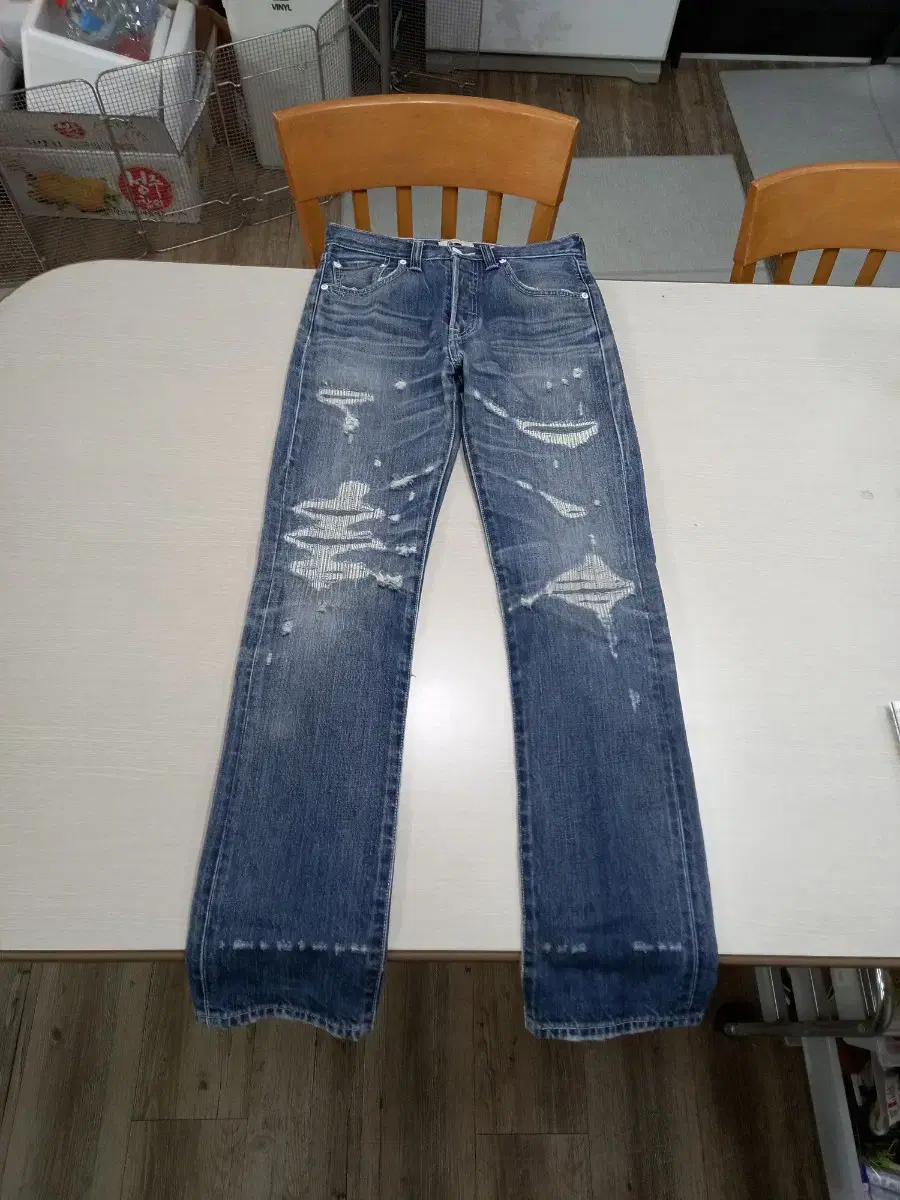 28 Levi's 501 Philippines Damage Wash Repaired 28-774