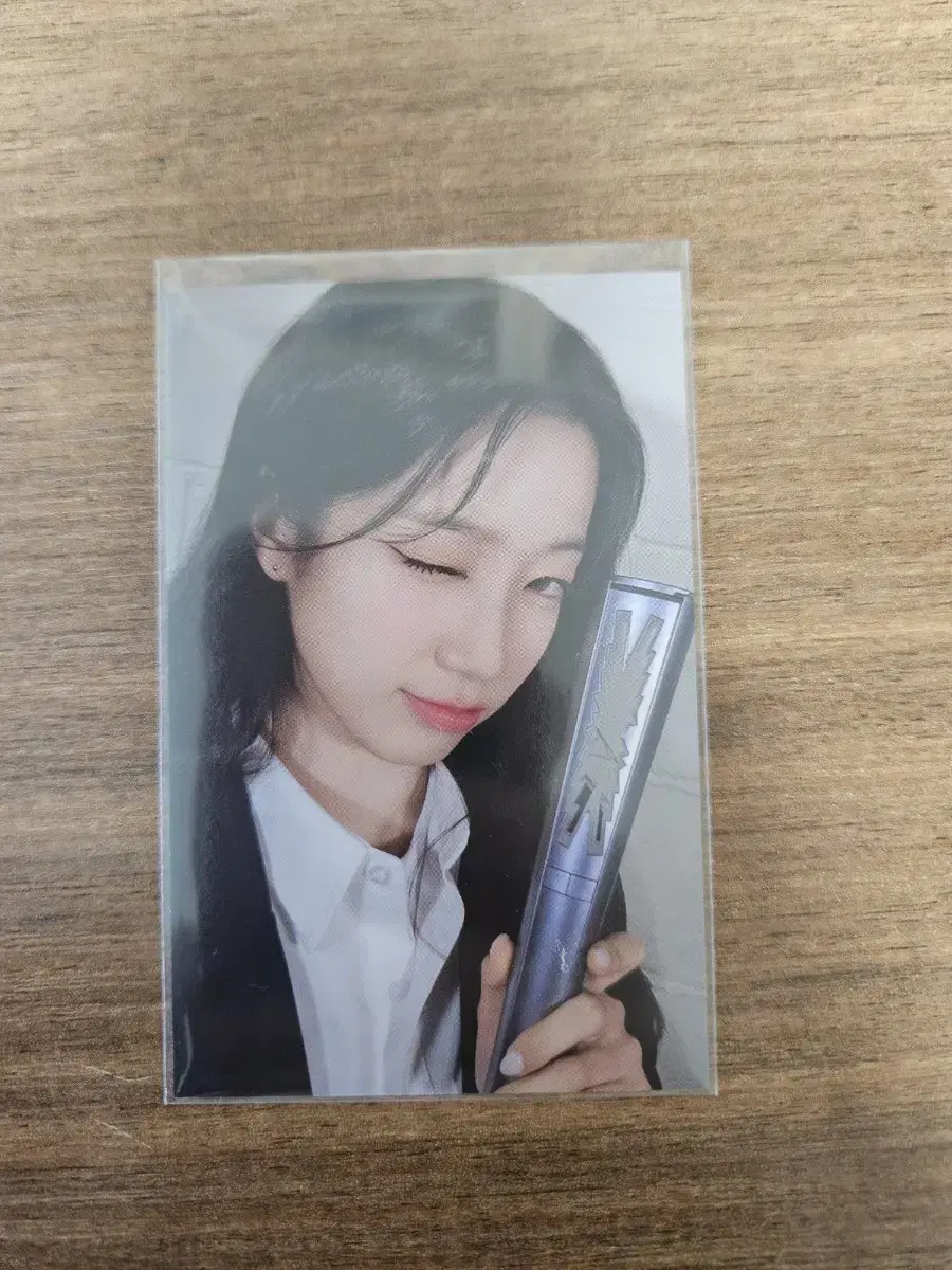 le sserafim kazuha pierce pierce zone photocard