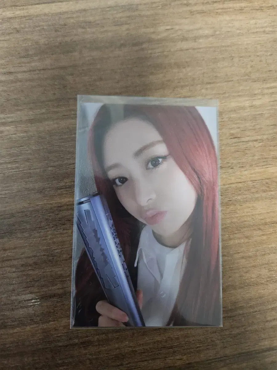 le sserafim huh yunjin pierce pierce zone photocard