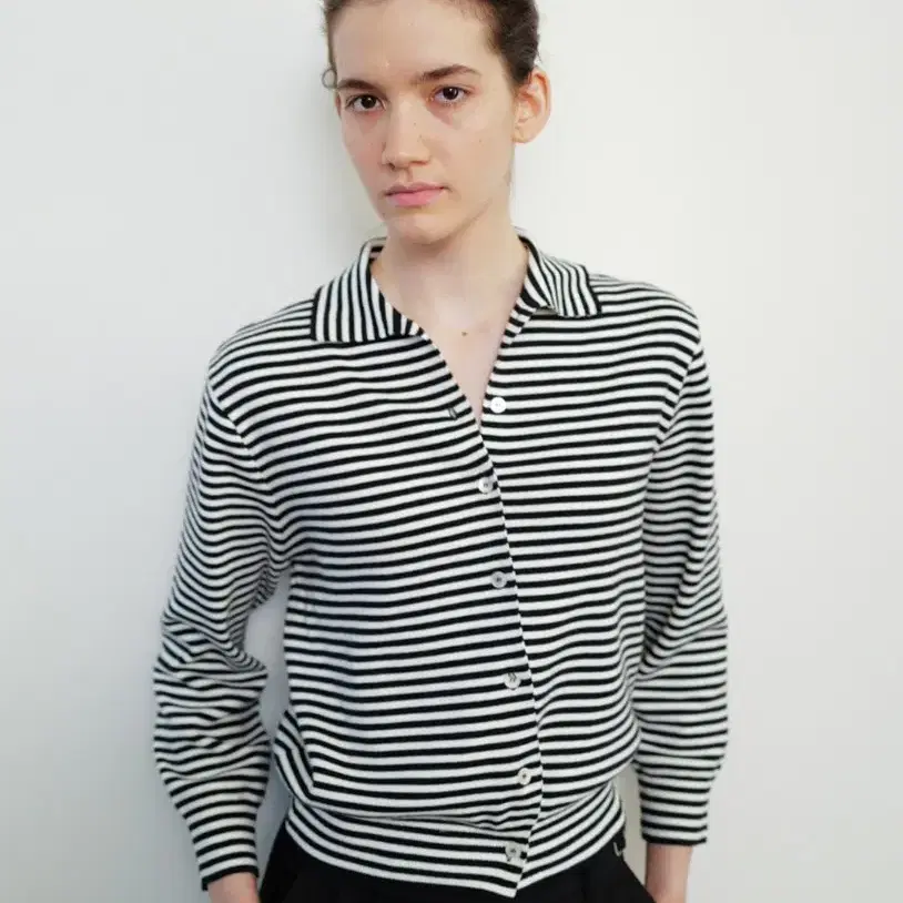 문달 Fondi Knit in Black Stripe