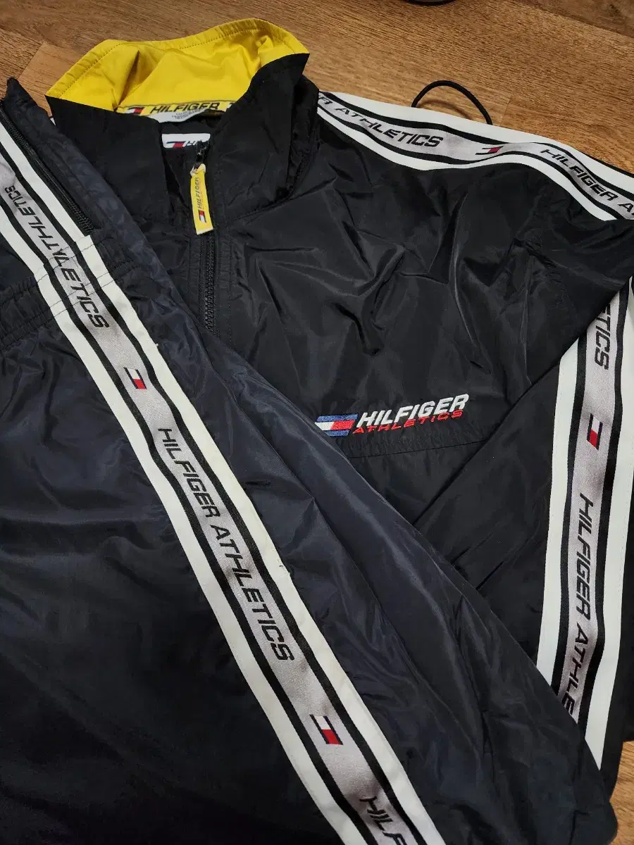 TAKFOR)90s Tommy Hilfiger Sideline Big Logo Windbreaker Jacket SET