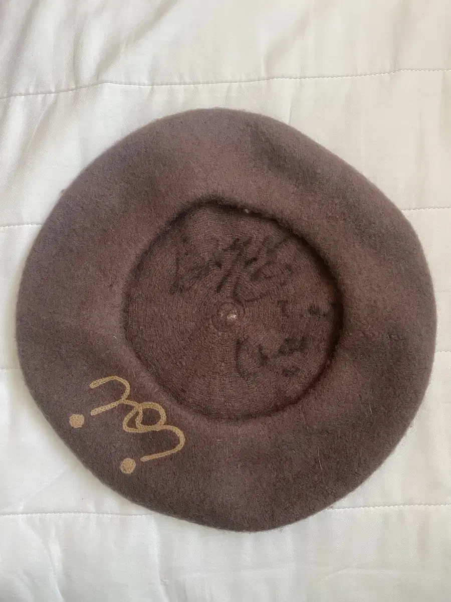 I.O.I lim nayoung autographed hats