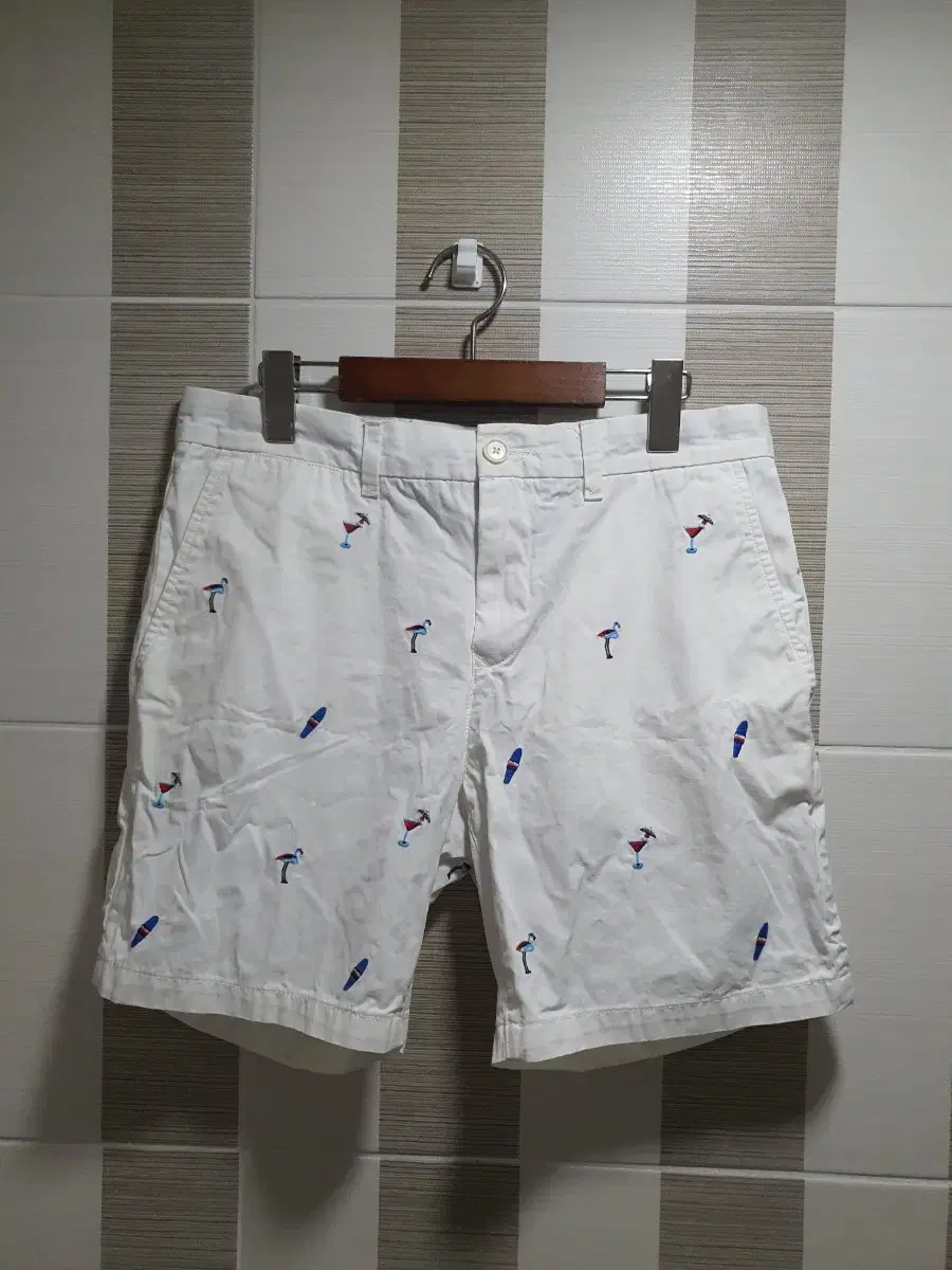 Tommy Hilfiger Genuine size 32 vahn