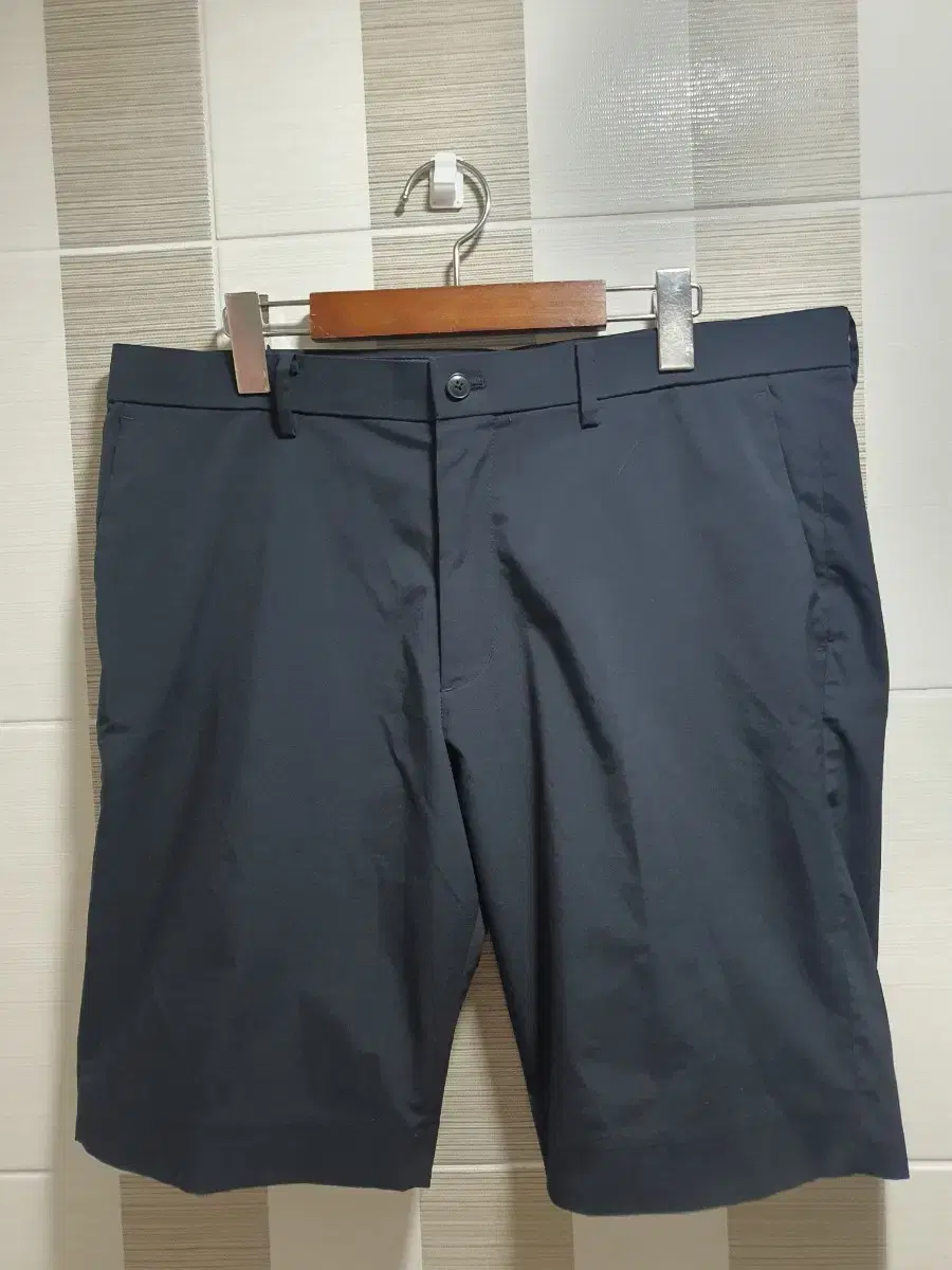 Uniqlo Genuine size 32 span vahn