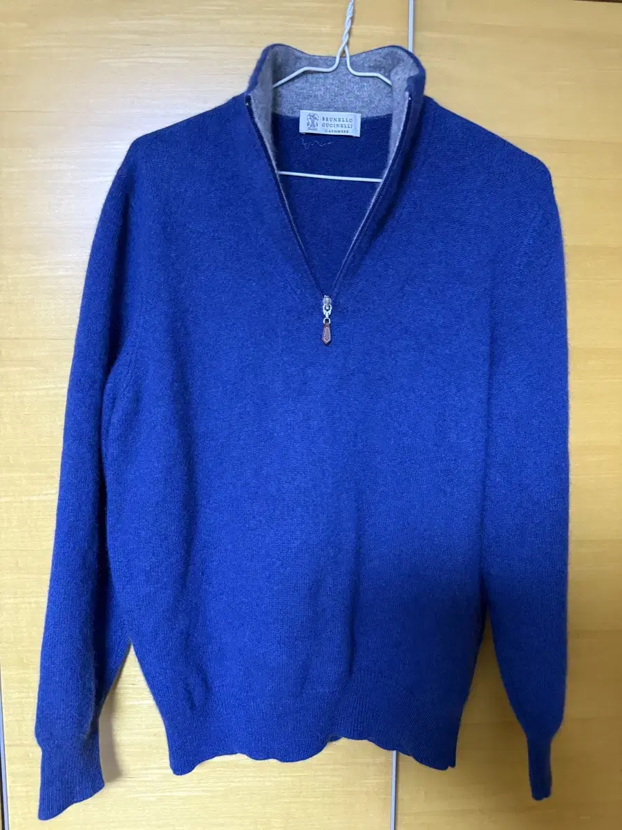 Brunello Cucinelli 100% cashmere knit zip-up