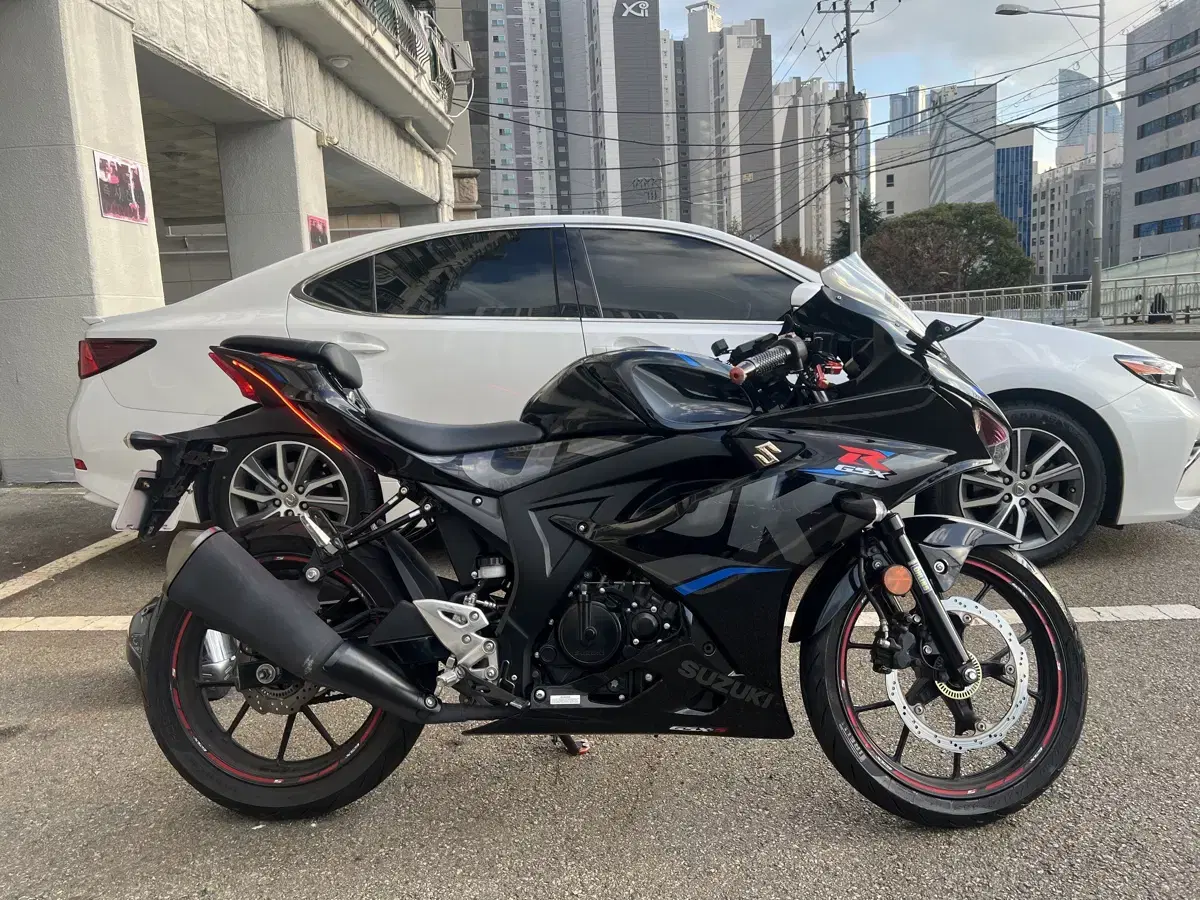 스즈키 gsxr 125 검파 차량 팝니다