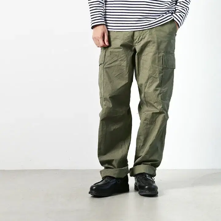 Oarslow Vintage Fit 6-Pocket Cargo Pants